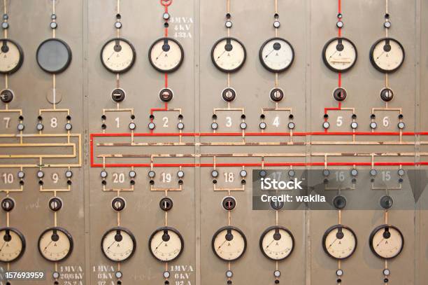 Pannello Consolle Centrale - Fotografie stock e altre immagini di Stile retrò - Stile retrò, Elettricità, Centrale nucleare