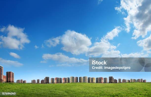 Zona Residencial Foto de stock y más banco de imágenes de Imagen minimalista - Imagen minimalista, Viento, Ciudad