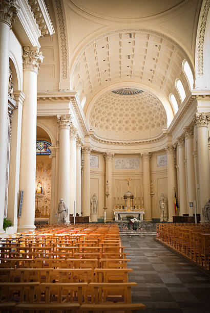 basilica di bruxelles, vista interna - brussels basilica foto e immagini stock