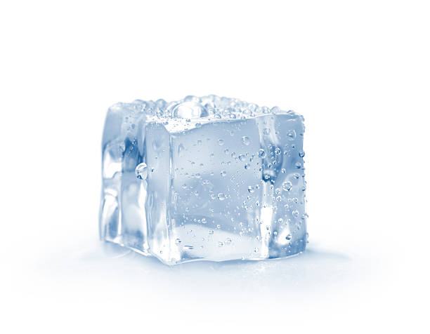 ice cube - eiswürfel stock-fotos und bilder