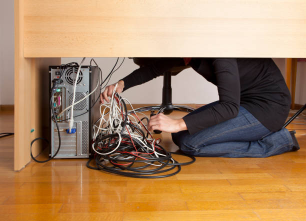 160+ Cable Messy Desk Office Interior Stock Photos, Pictures & Royalty ...
