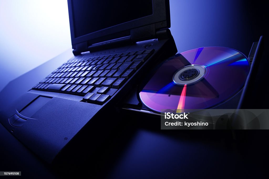 Cor Azul imagem do laptop na mesa de Escritório - Royalty-free Aberto Foto de stock