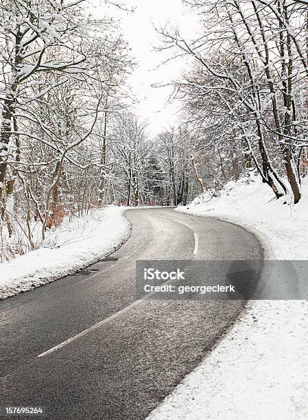 와인딩 겨울맞이 Road 12월에 대한 스톡 사진 및 기타 이미지 - 12월, 2차선 고속도로, S 모양