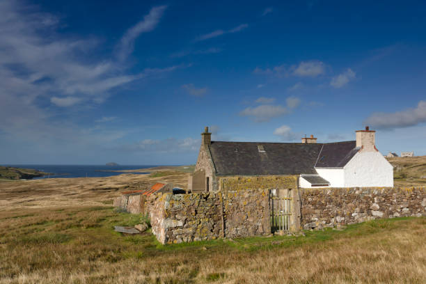 istock Cottage near Eshaness Shetland 157695355