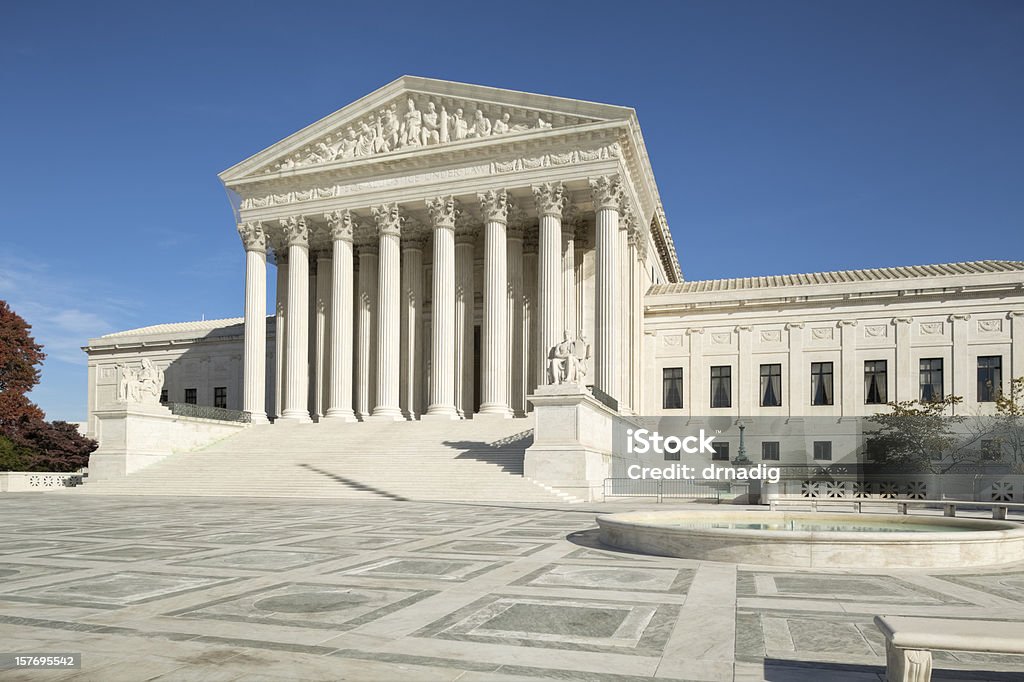 UNITI. Corte Suprema con ornato Brickwork e fontana - Foto stock royalty-free di Corte Suprema - Capitol Hill