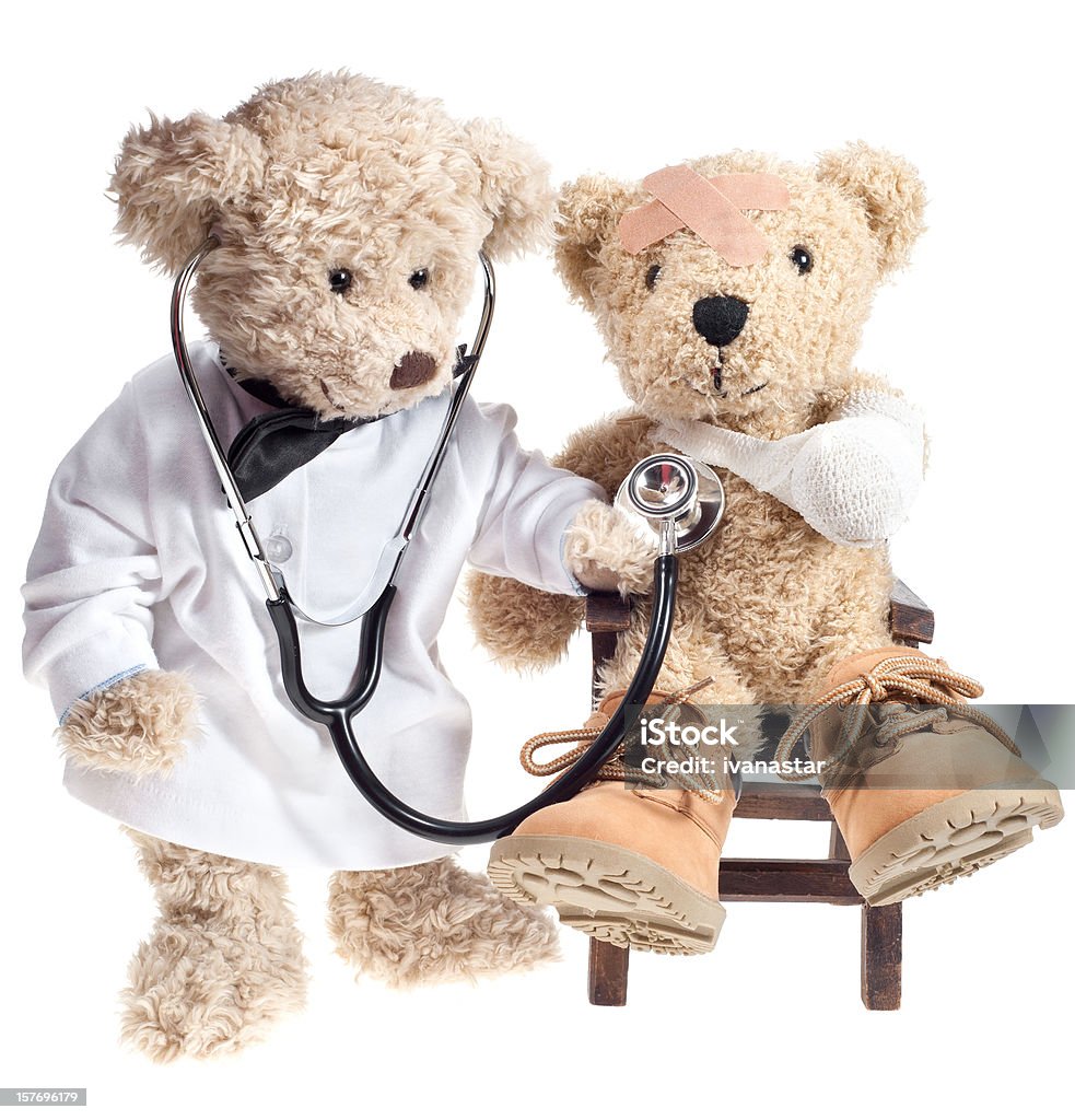 Urso de pelúcia Doutor com paciente feridos - Foto de stock de Urso de pelúcia royalty-free