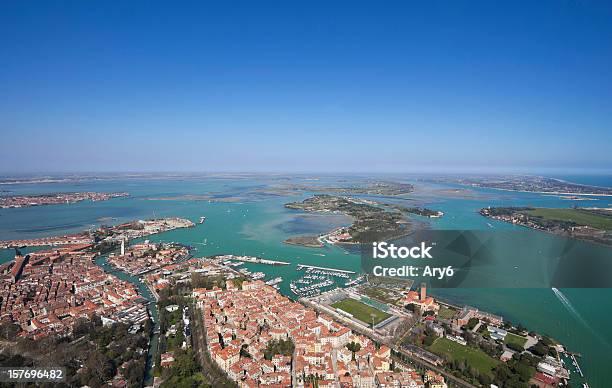 Vista Aerea Sulla Laguna Di Venezia Italia - Fotografie stock e altre immagini di Ambientazione esterna - Ambientazione esterna, Blu, Canal Grande - Venezia