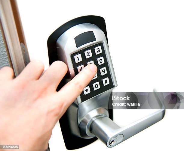 Teclado De Puerta De Seguridad Foto de stock y más banco de imágenes de Cerradura - Cerradura, Cerrar con llave, Fondo blanco