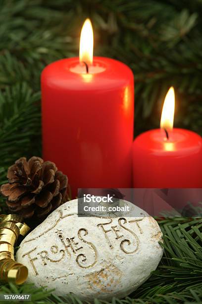 Photo libre de droit de Rouge De Noël Voeux De Noël Avec Des Bougies Allemand banque d'images et plus d'images libres de droit de Arbre