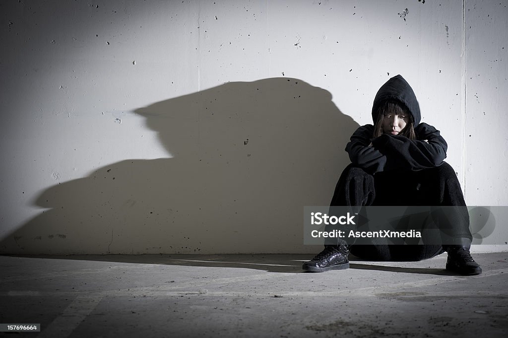Lugar oscuro - Foto de stock de Adolescente libre de derechos