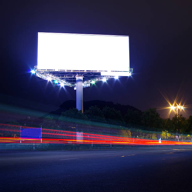 tabellone autostrada di notte - light trail shanghai city street city foto e immagini stock