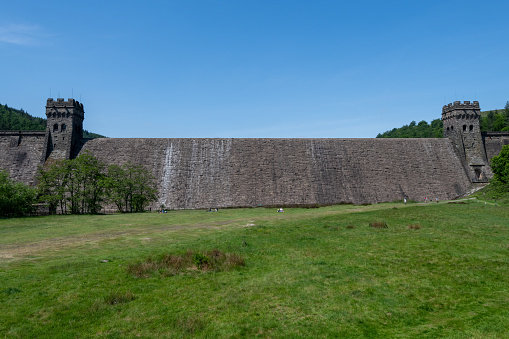 Photo of the Derwent dam at Derwent reservoir in the Peak District national park