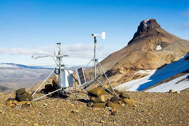 weather station in iceland meteorological station in iceland kerlingarfjoll stock pictures, royalty-free photos & images