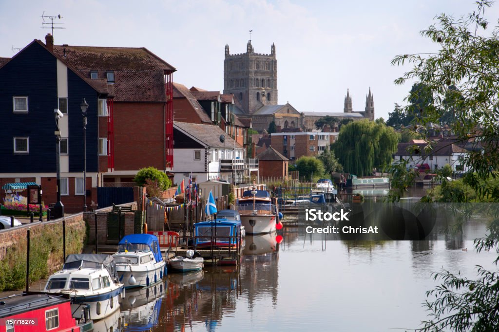 Navigazione di barche sul fiume Avon e Tewkesbury centro città, Gloucestershire, Regno Unito - Foto stock royalty-free di Tewkesbury