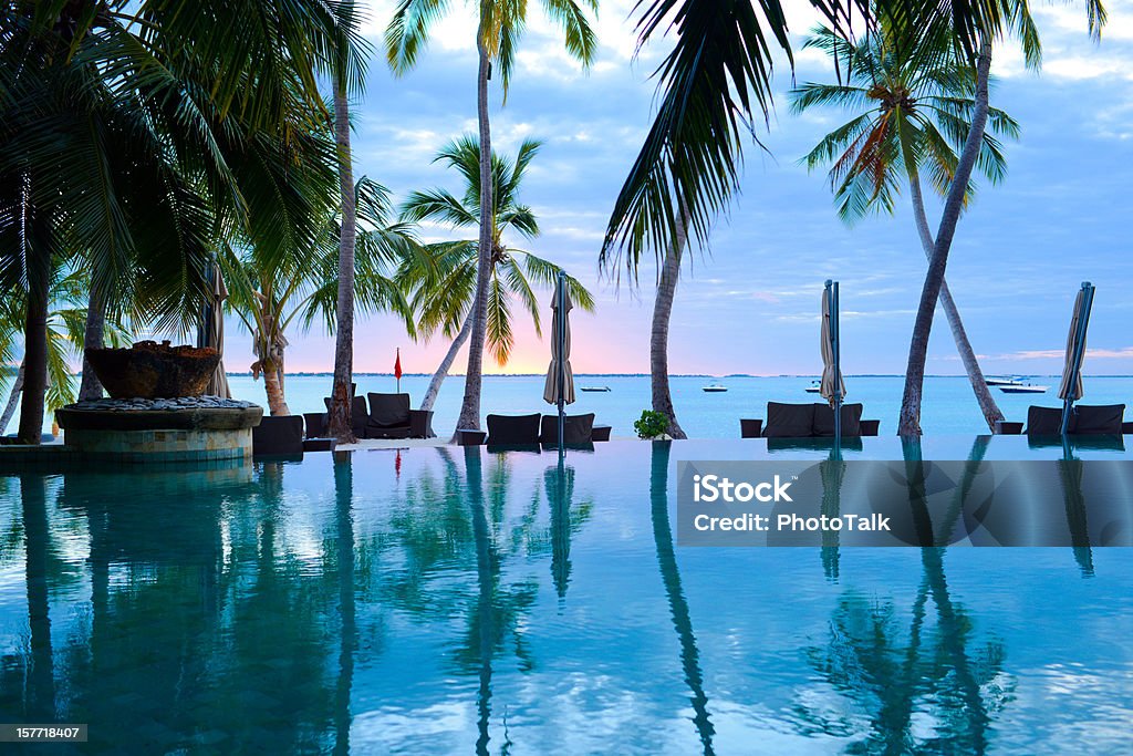 Плавательный бассейн Летний курорт - Стоковые фото Маврикий роялти-фри
