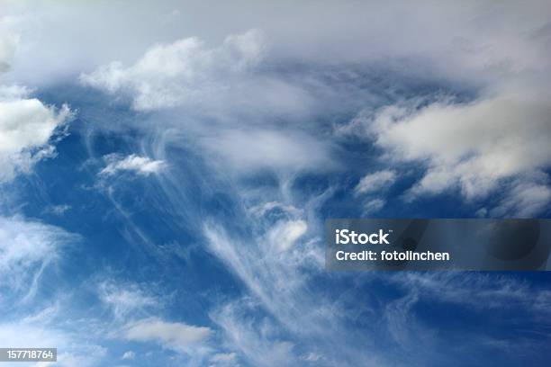 Foto de Formações De Nuvem No Céuface e mais fotos de stock de Azul - Azul, Beleza natural - Natureza, Cena Não-urbana