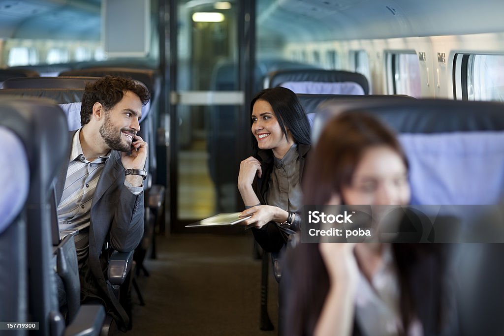 Gente de negocios trabajando en el tren de pasajeros - Foto de stock de Adulto libre de derechos