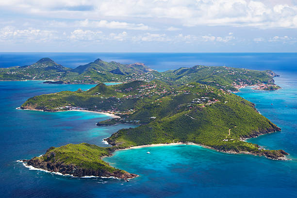 空から見たセント barths 、フランス西インド諸島 - saint barthelemy island summer sunlight ストックフォトと画像