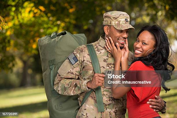 Noi Soldato È Casa Di Implementazione - Fotografie stock e altre immagini di Coniugi - Coniugi, Forze armate, Personale militare