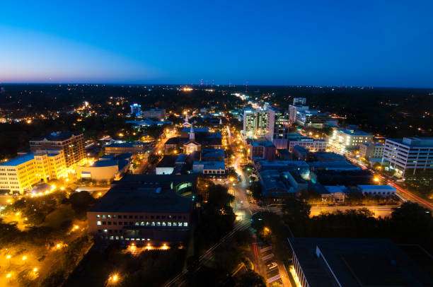 istock Tallahassee at Night facing North 157720397
