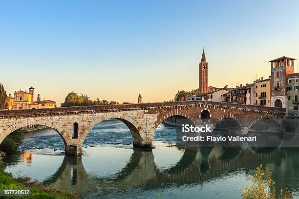 Photo libre de droit de Ponte Pietra Vérone banque d'images et plus d'images libres de droit de Vérone - Italie - Vérone - Italie, Italie, Pont Pietra