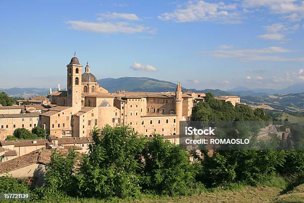 Foto de Palazzo Ducale Em Urbino Itália E Arredores Marché e mais fotos de stock de Urbino