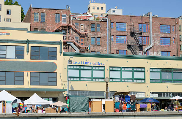 パイクプレイスマーケット、シアトル - pike place market market seattle tourist ストックフォトと画像