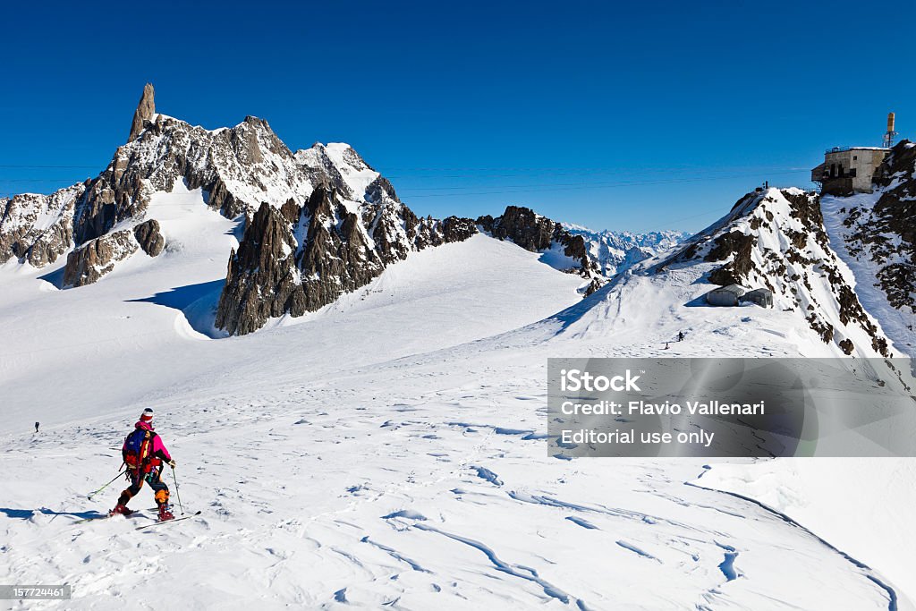 Esquiador no Glaciar du Géant, Maciço do Monte Branco - Royalty-free Alpes Europeus Foto de stock