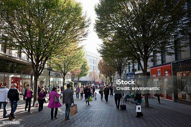 En El Centro De La Ciudad De Nottingham Foto de stock y más banco de imágenes de Ir de compras - Ir de compras, Nottingham, Venta al por menor