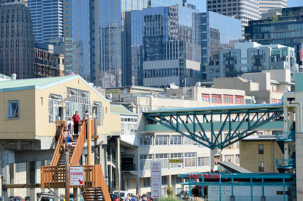 パイクプレイスマーケット、シアトル - pike place market market seattle tourist ストックフォトと画像