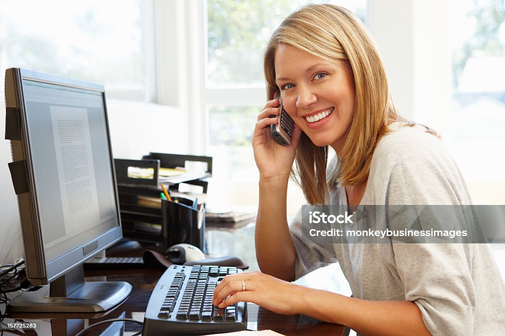 Mulher a trabalhar no escritório em Casa - Royalty-free 30-39 Anos Foto de stock