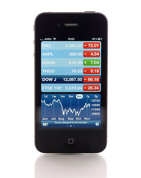 yahoo finanças em apple iphone 4 - iphone trading stock market finance - fotografias e filmes do acervo