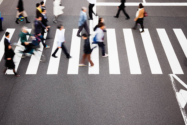 행인들 at 건널목 일본 도쿄 - crosswalk crowd activity long exposure 뉴스 사진 이미지