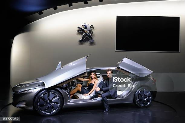 Peugeot Hx1 Konzept Stockfoto und mehr Bilder von Model - Model, Autoausstellung, Attraktive Frau
