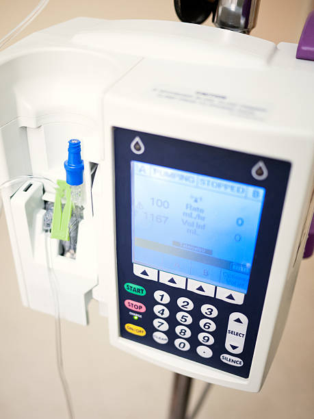 infusion pump intravenous perfusion intraveineuse - automatic transmission photos et images de collection