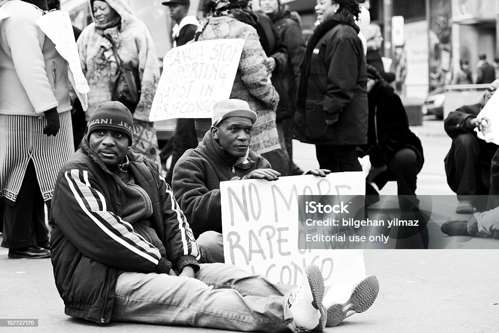 Congolese Protestors - Foto stock royalty-free di Ambientazione esterna