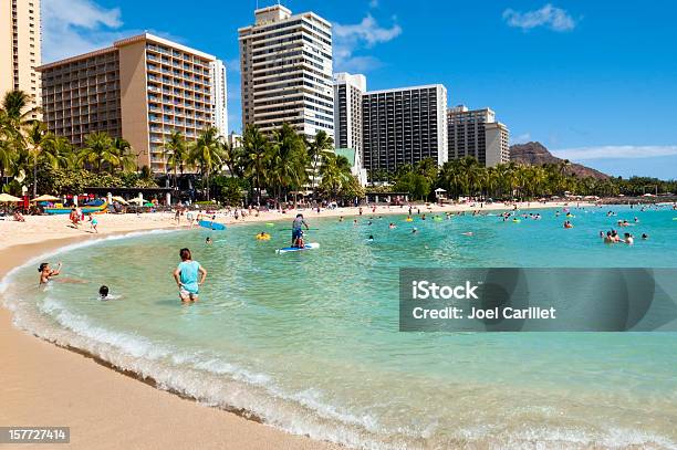 Photo libre de droit de Plage De Waikiki À Hawaï banque d'images et plus d'images libres de droit de Bain de soleil - Bain de soleil, Bleu, Ciel