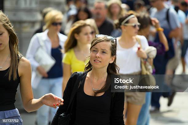 Junge British Damen Stockfoto und mehr Bilder von City of Westminster - London - City of Westminster - London, Editorial, England