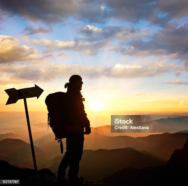 Auf Dem Trail Stockfoto und mehr Bilder von Ansicht aus erhöhter Perspektive - Ansicht aus erhöhter Perspektive, Bergsteigen, Bunt - Farbton