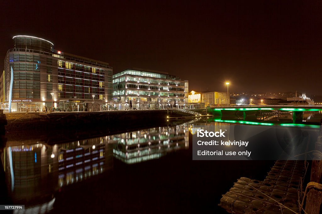 Cork-Miasto waterfront w nocy - Zbiór zdjęć royalty-free (Bez ludzi)