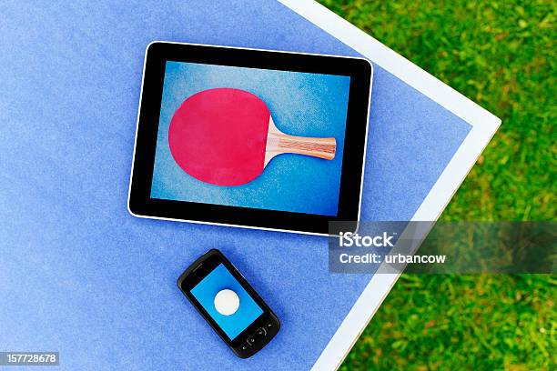 Virtuelle Table Tennis Stockfoto und mehr Bilder von Handy - Handy, Aktivitäten und Sport, Am Rand