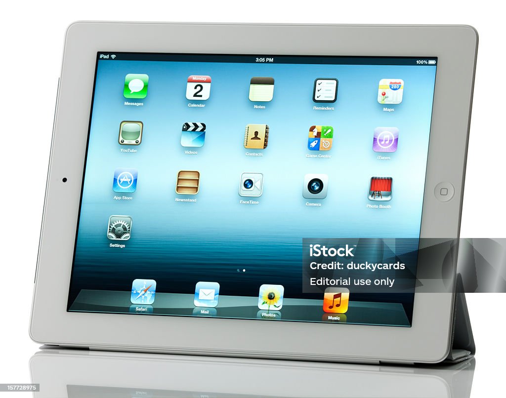 Color de Apple iPad 3 W-iFi 4 g Smart Cover soporte - Foto de stock de Estar de pie libre de derechos