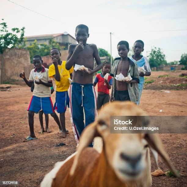 Smiley Bambini Africani - Fotografie stock e altre immagini di 6-7 anni - 6-7 anni, 8-9 anni, Africa occidentale