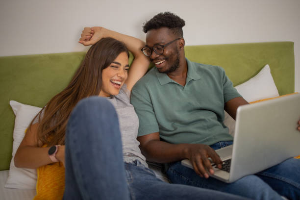 istock Young couple spends time together 1577298151