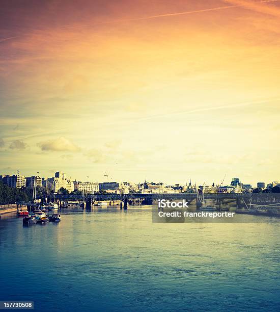 Реки Темзы И Линию Горизонта Из Лондонский Мост — стоковые фотографии и другие картинки XXI век - XXI век, Англия, Архитектура