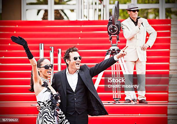 Foto de Casal De Celebridades No Tapete Vermelho Em Cannes e mais fotos de stock de Festival Internacional de Cinema de Cannes - Festival Internacional de Cinema de Cannes, Cannes, Celebridade