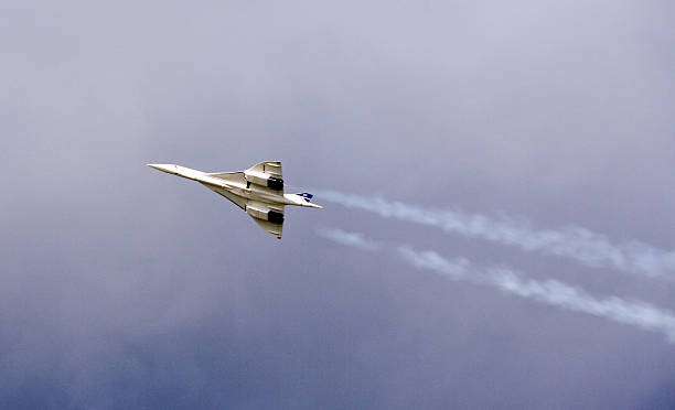 télécommande concorde maquette à l'échelle - avion supersonique photos et images de collection