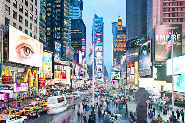 times square - times square night broadway new york city fotografías e imágenes de stock