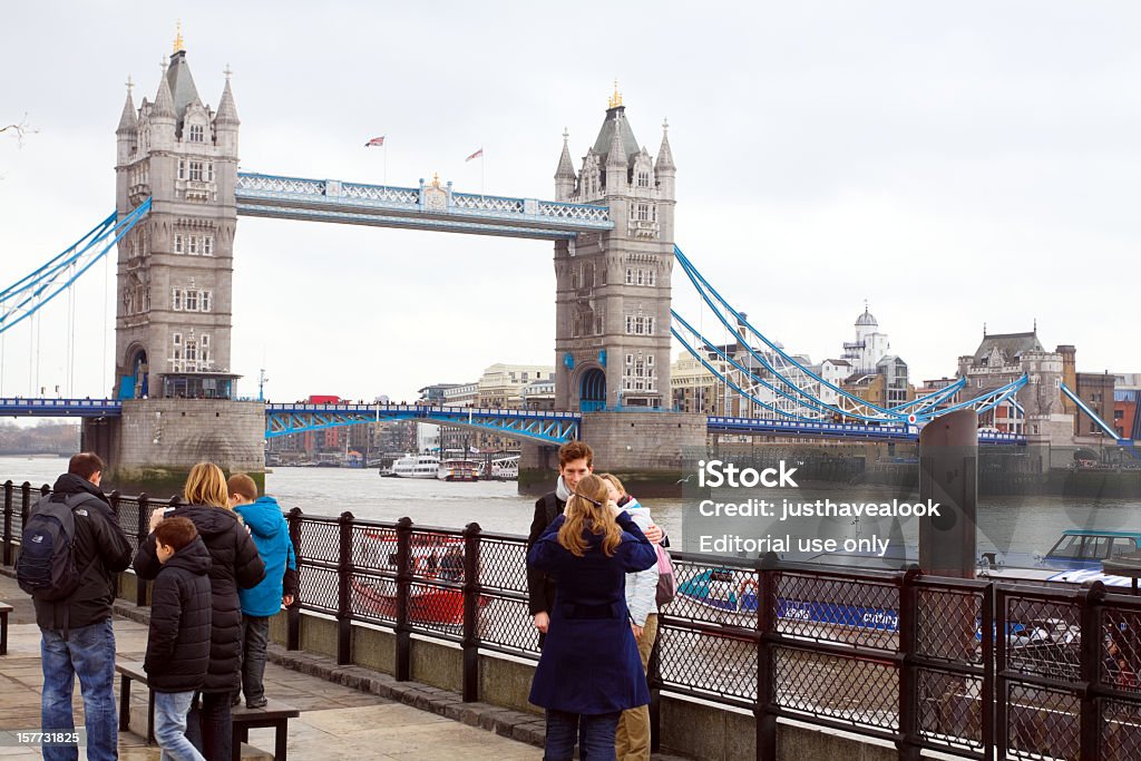 Con Tower Bridge, - Foto stock royalty-free di Acqua