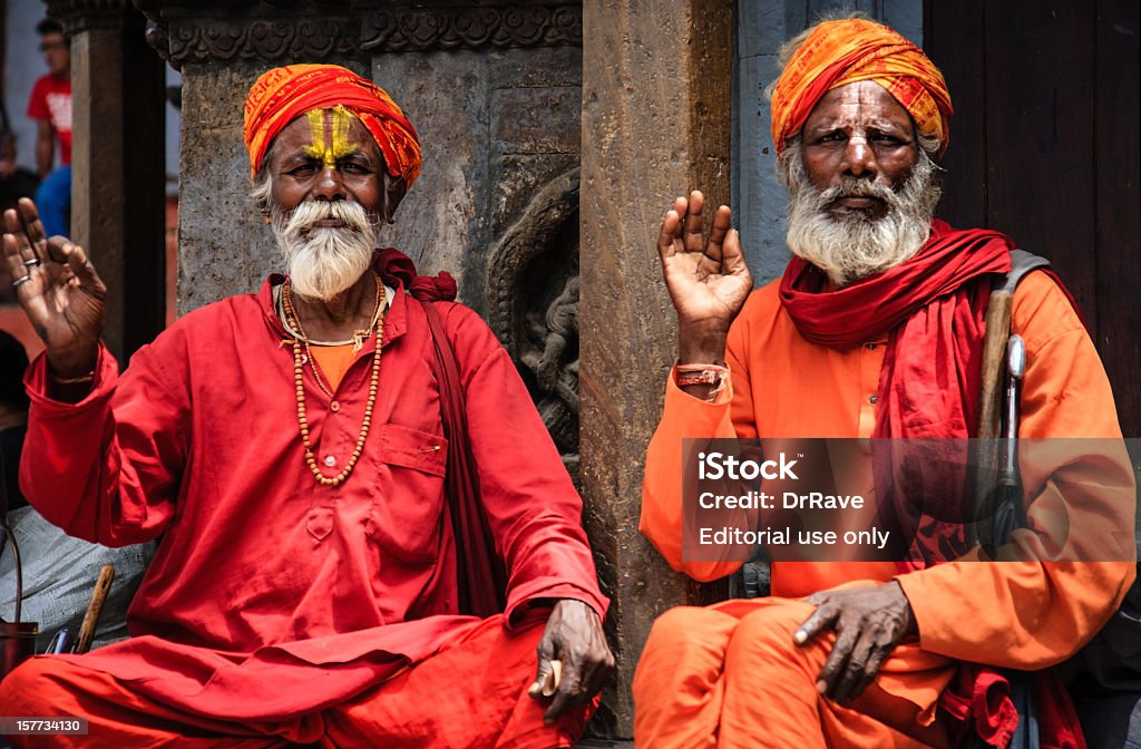 Sadhu-Santa uomo in Nepal - Foto stock royalty-free di Benedizione